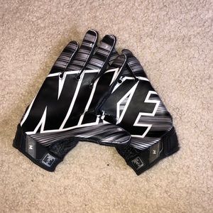 boys football gloves